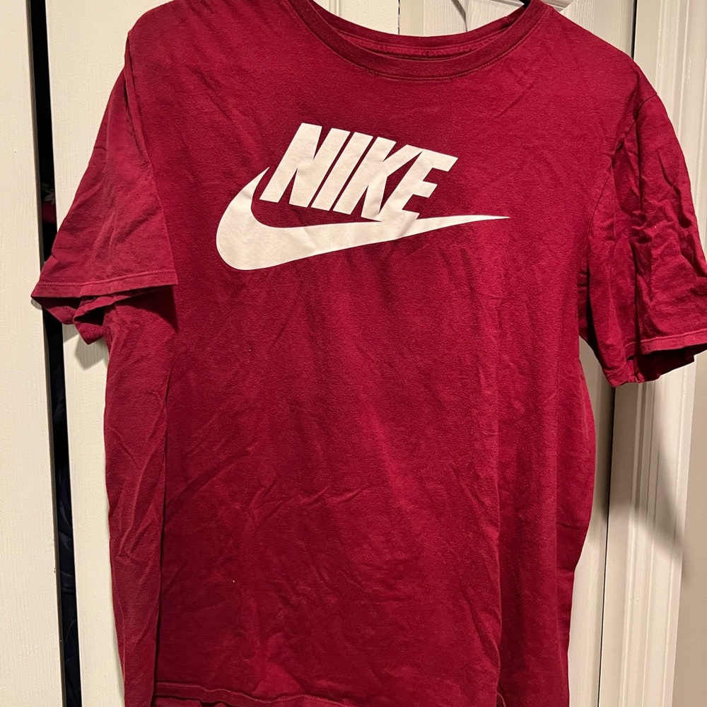 Nike mens t-shirt, size large, athletic cut